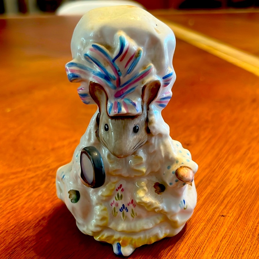 Lady Mouse - Picture 2 of 4